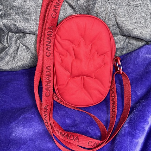 Lululemon Future Legacy Crossbody Bag/ Red - Picture 4 of 6